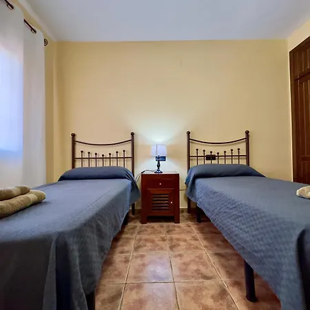 El Parral - Piscina Y Sala De Cine Малага