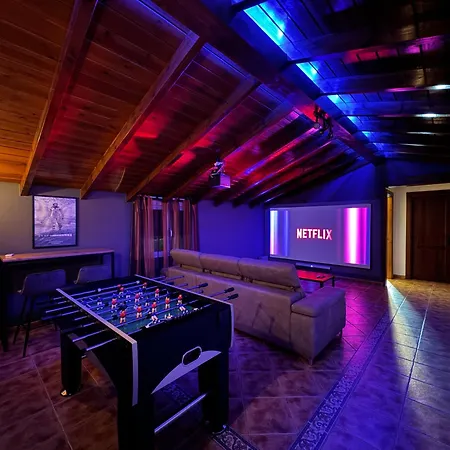 Dom wakacyjny El Parral - Piscina Y Sala De Cine