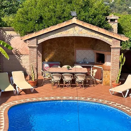 El Parral - Piscina Y Sala De Cine * Málaga